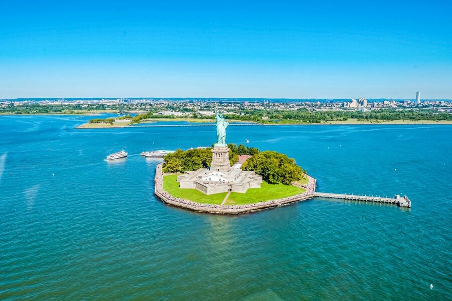 New York City: Manhattan Helicopter Tour - Going Longer: The 18-20 Minute Route With More Boroughs