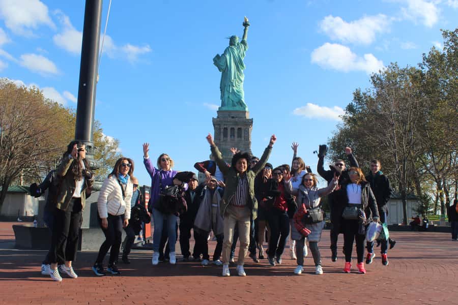 New York City: Statue of Liberty & Ellis Island Guided Tour - Liberty and Ellis Islands in 4 hours: what the experience really feels like