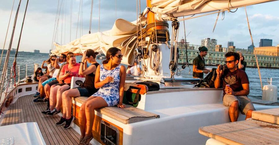 New York City: Sunset Sail Aboard a Schooner - The 2-hour route: Hudson to Battery Park, then Liberty and Ellis