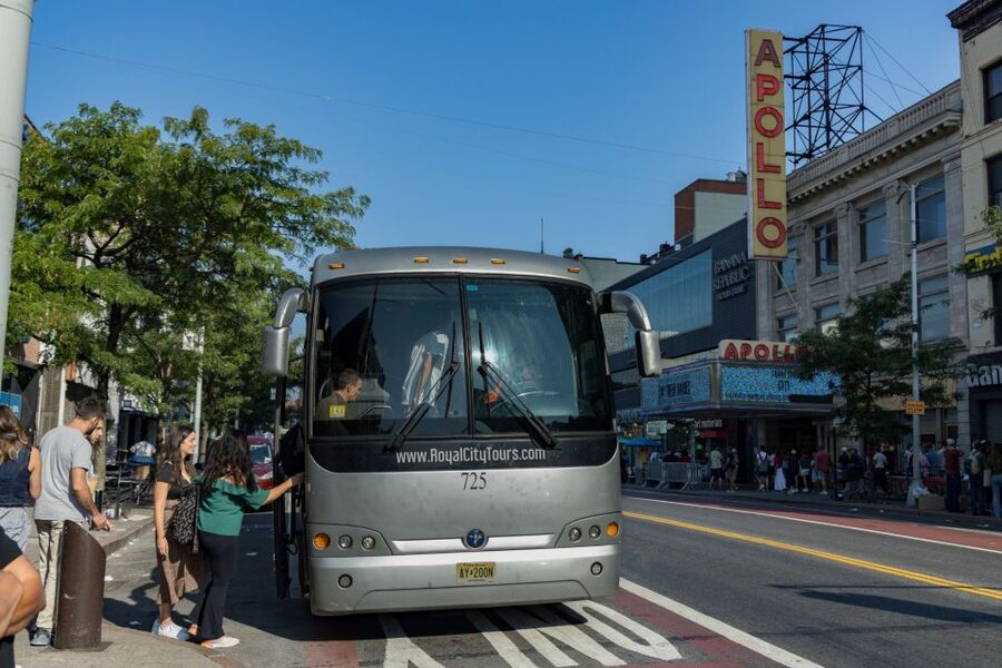 New York City: Tour of Manhattan, Bronx, Queens & Brooklyn - Harlem and Apollo Theater, plus Shakespeare Steps from Joker