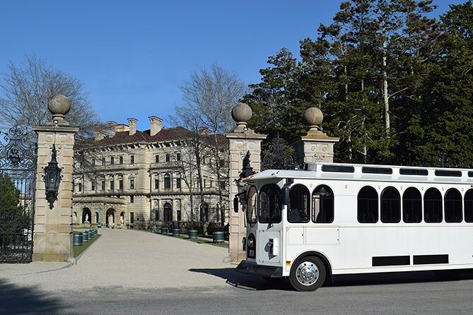 Newport Gilded Age Mansions Trolley Tour with Breakers Admission - The Breakers: what the included interior time really gives you