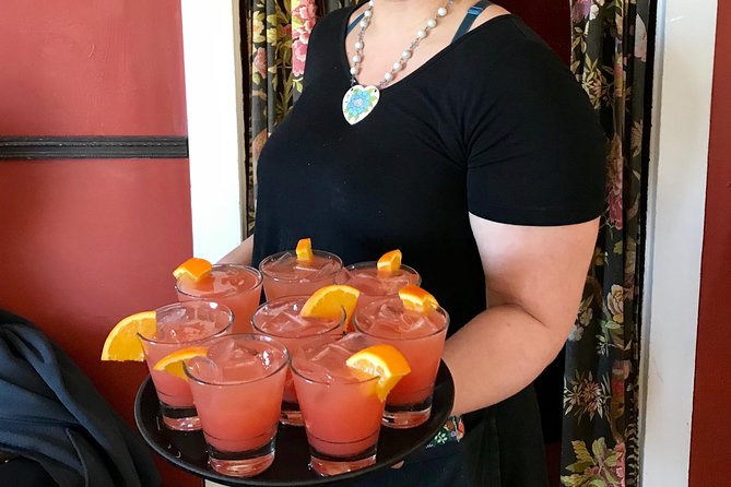 Newport Neighborhood Food Tour - A Newport food tour that mixes bites with built history