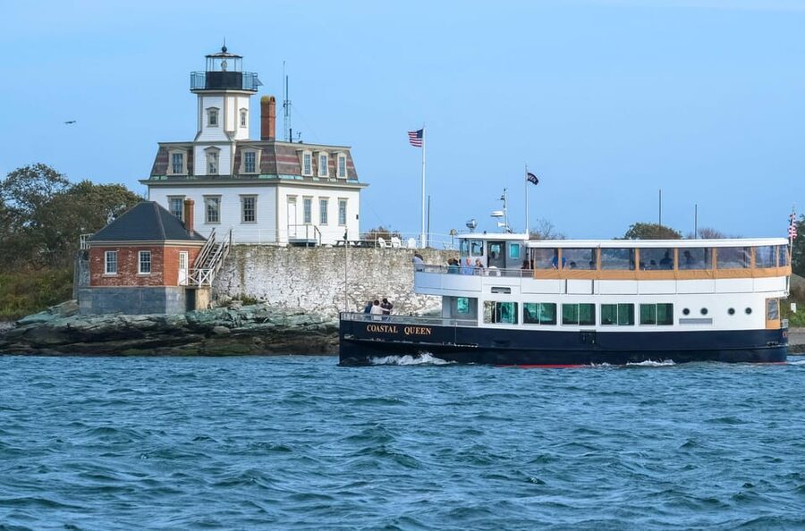 Newport, Rhode Island: Scenic Narragansett Bay Cruise - Fort Adams, Lighthouses, and Jamestown Shoreline Views