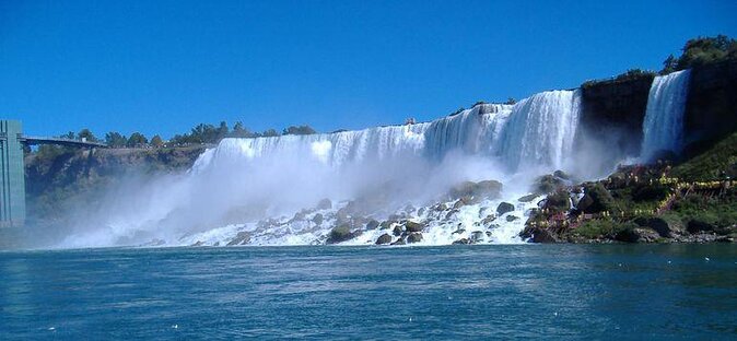 Niagara Falls Canadian Side Tour and Maid of the Mist Boat Ride Option - Table Rock and Queen Victoria Park: the Canada side that’s actually useful