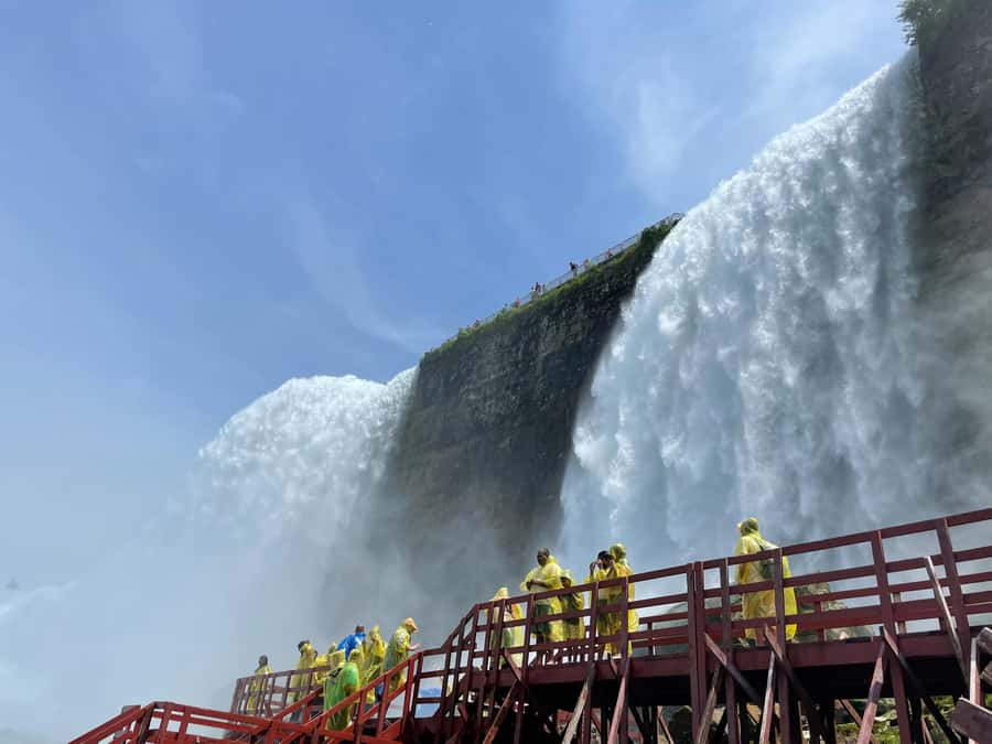 Niagara Falls: Maid of the Mist & Cave of the Winds Tour - Small group energy and guides like Mohammed, Mike, Scott, and Andrea