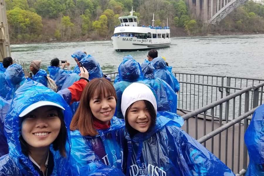 Niagara Falls, USA: Guided Tour with Maid of the Mist Cruise - Comfort and limits: who should book this tour, and who should rethink