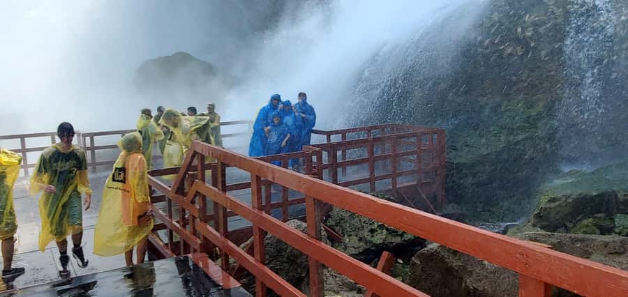 Niagra Falls, USA Side: Boat, Cave and Shuttle pass Tour - Who should book this Niagara US-side tour