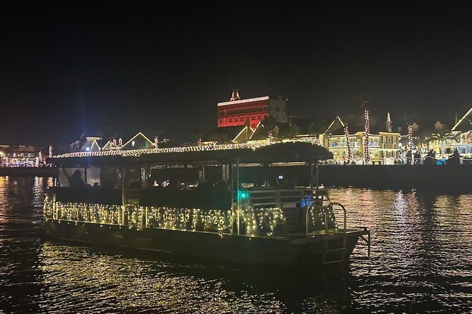 Nights of Lights Boat Cruise - On-Board Comfort, Restrooms, and What It Feels Like in Real Cold