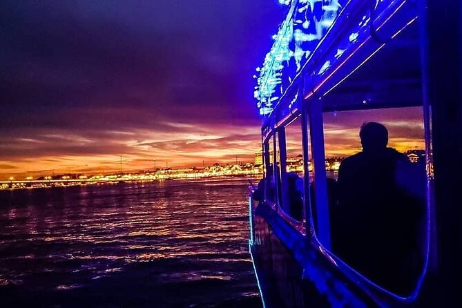 Nights of Lights Boat Cruise - Getting There: Meeting Point and the Board-Over-Ramp Reality