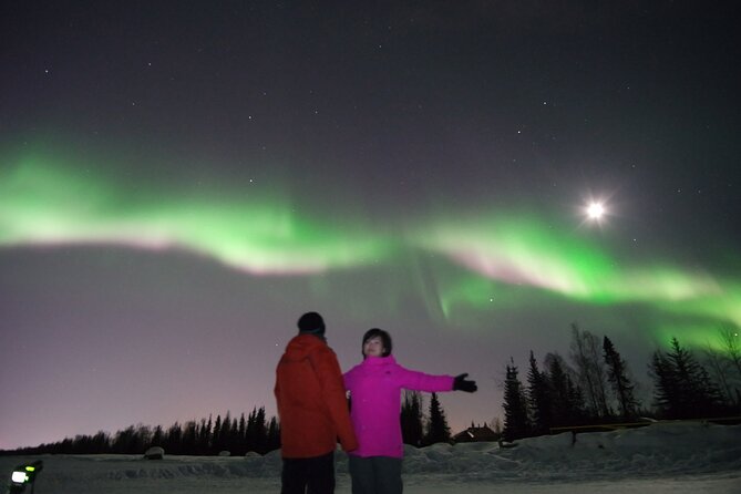 Northern Lights (Aurora Borealis Viewing) Chasing with Photography in Fairbanks - Fairbanks at 10:30 pm, why the timing really matters