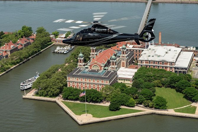 NY Helicopter Tour: Manhattan & Brooklyn (Heliport Fees Incl.) - Price and What $461.23 Buys You in Real Value