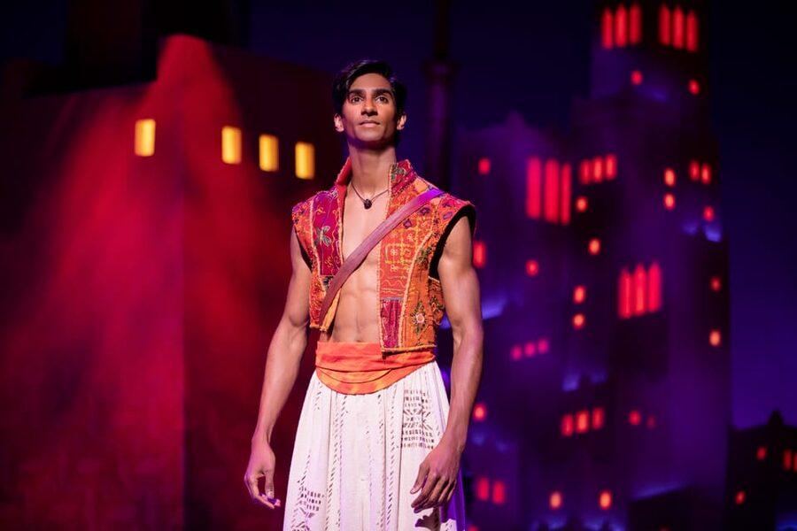 NYC: Aladdin the Musical on Broadway - Audio translation devices: how to use them well