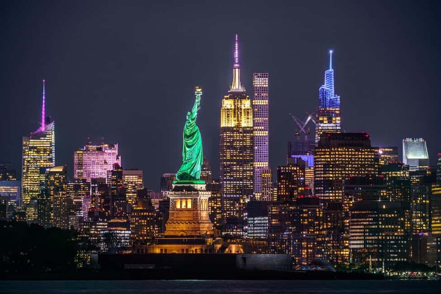 NYC at Night: 3-Hour Luxury Bus Tour of Top Highlights - Quick hits before you go