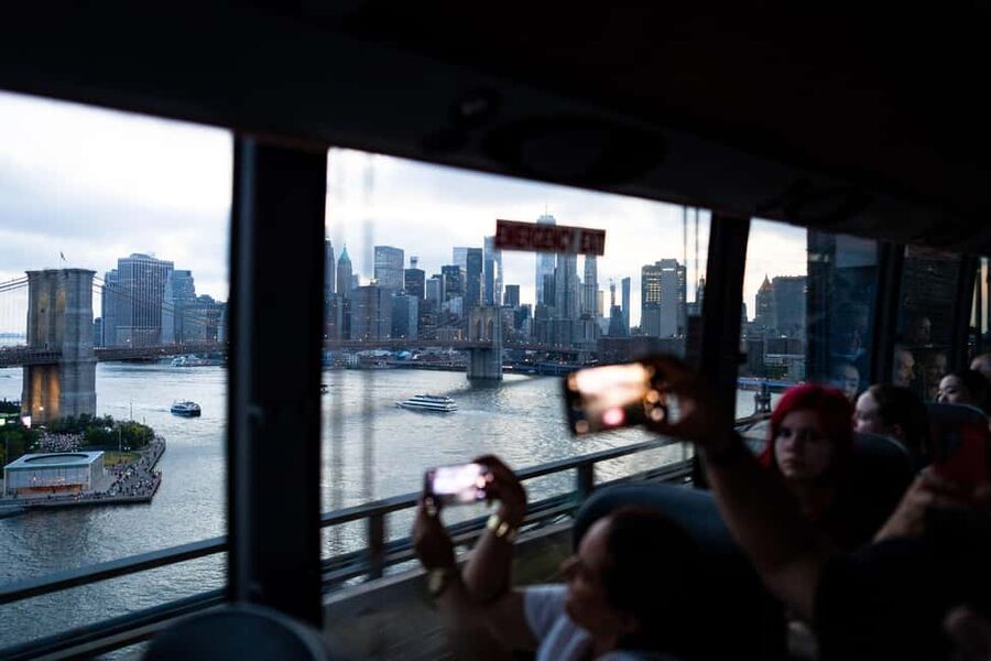 NYC at Night: 3-Hour Luxury Bus Tour of Top Highlights - Night bus magic: why this route works