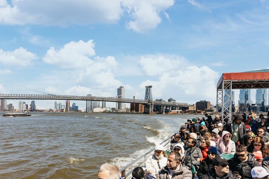 NYC: Circle Line 1.5-Hr Landmarks Skip-The-Box-Office Cruise - Statue of Liberty and Ellis Island: where the boat turns into a photo moment