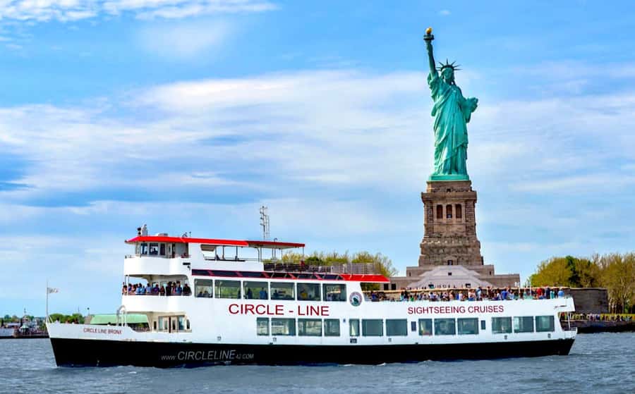 NYC: Circle Line 1-Hr Statue of Liberty Skip-The-Line Cruise - Statue of Liberty photos: how you get the “wow” angle