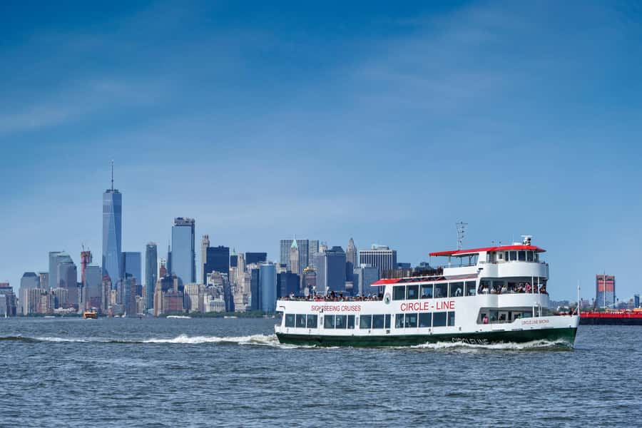 NYC: Circle Line 1-Hr Statue of Liberty Skip-The-Line Cruise - The skyline pass-by: Empire State, Chrysler, High Line, One World Trade Center