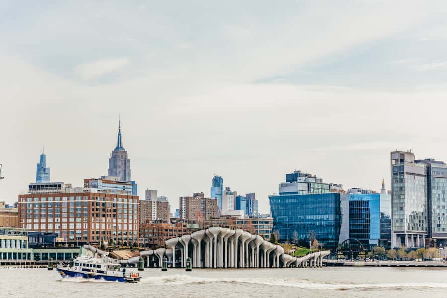 NYC: Circle Line 2.5 Hour Best of NYC Boat Cruise - Uptown sweep: Randall’s Island, High Bridge, Columbia, Harlem, and Gracie Mansion