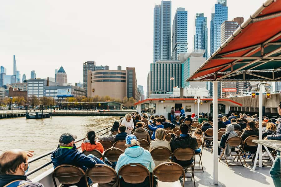 NYC: Circle Line 2.5 Hour Best of NYC Boat Cruise - Upper Manhattan details: The Cloisters, Grant’s Tomb, and the Little Red Lighthouse