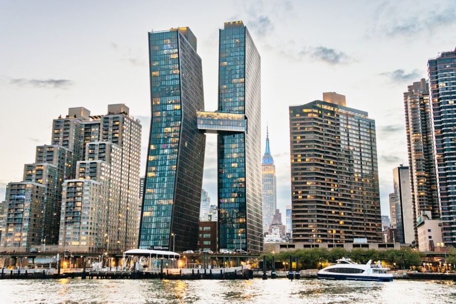 NYC: Circle Line 2h Harbor Lights Cruise Skip-The-Box-Office - Chrysler Building finish: the skyline wrap-up you can actually time