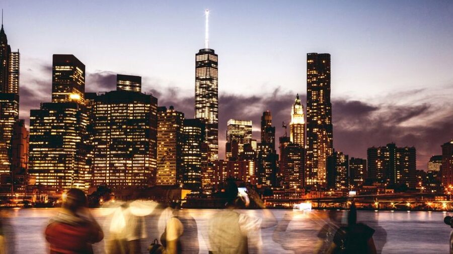 NYC: Circle Line 2h Harbor Lights Cruise Skip-The-Box-Office - The first stretch: High Line to One World Trade Center in the dark