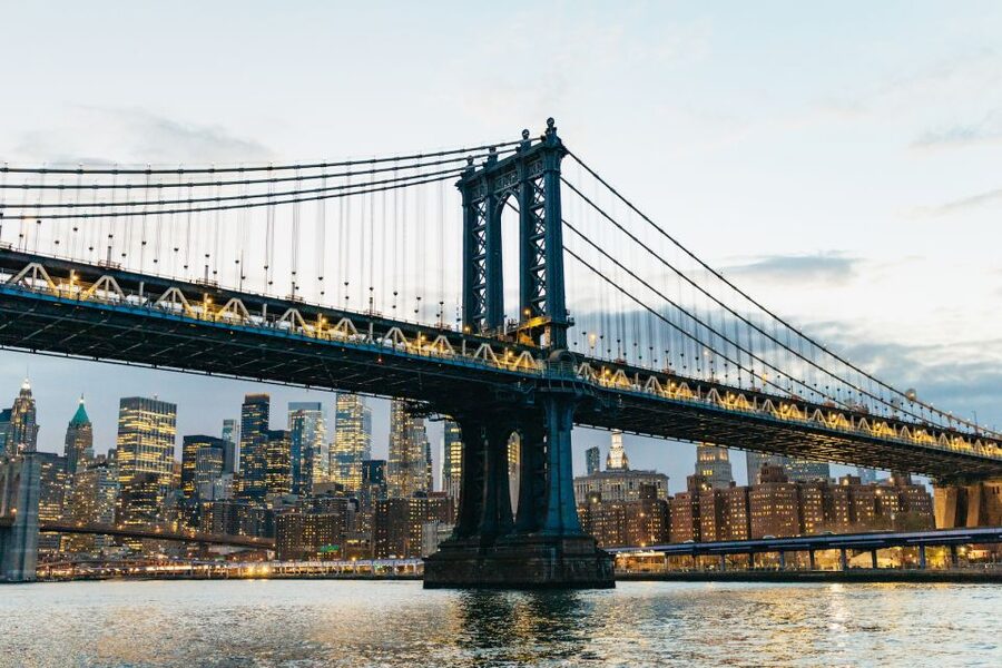 NYC: Circle Line 2h Harbor Lights Cruise Skip-The-Box-Office - Sailing near the Statue of Liberty: the photo stop you will remember