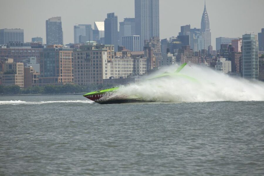 NYC: Circle Line "The Beast" Midtown/Downtown Speedboat Ride - What’s Included and What Isn’t: Food, Bags, and Expectations