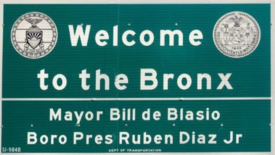 NYC: Contrasts Tour of Harlem, The Bronx, Queens & Brooklyn - Finish in Your Style: DUMBO or Chinatown and Little Italy