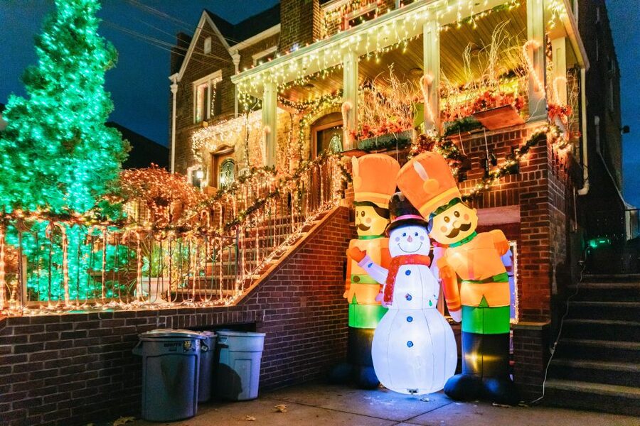 NYC: Dyker Heights Christmas Lights & Skyline View Bus Tour - Should you book this Dyker Heights Christmas Lights & Skyline View Bus Tour?