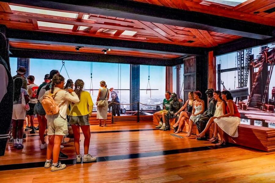 NYC: Empire State Building Express Tickets – Skip the Line - Museum Galleries on the Way Up: History, Film Moments, and a Big Model