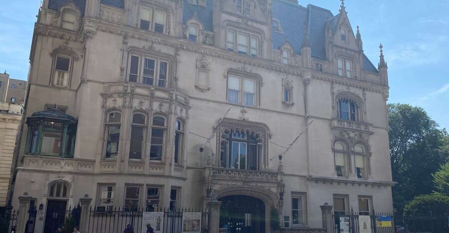 NYC: Gilded Age Mansions Guided Tour - Why the Gilded Age mansions still feel current on Fifth Avenue