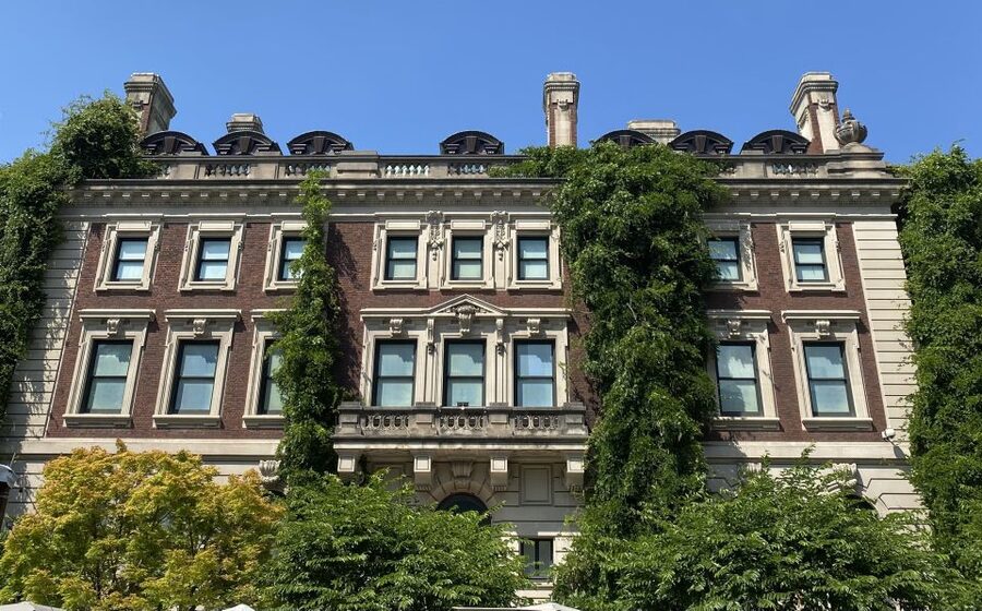 NYC: Gilded Age Mansions Guided Tour - The Metropolitan Museum of Art main hall: scale, status, and spectacle