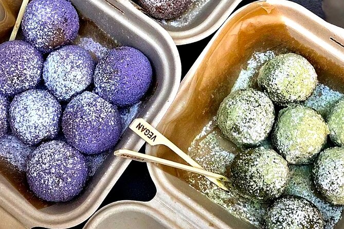 NYC: Greenwich Village Food Tour with 6 Locals Favorites Dishes - Cupcake, gourmet cookie, and the signature secret dish