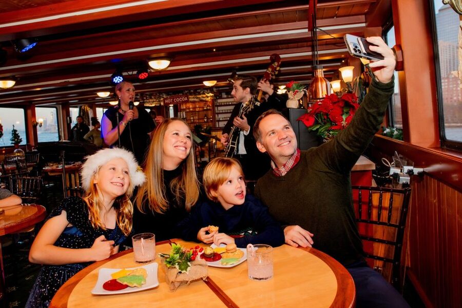 NYC: Holiday Yacht Cruise with Jazz, Cocoa & Carols - The route on the night: Battery Park to Ellis Island