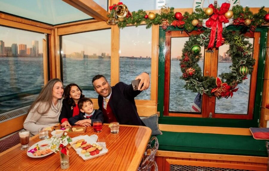 NYC: Holiday Yacht Cruise with Jazz, Cocoa & Carols - Seasonal tips to make it feel even better