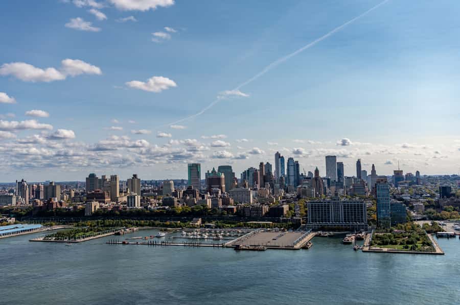 NYC: Manhattan Sightseeing Helicopter Tour - Who should book this Manhattan helicopter tour