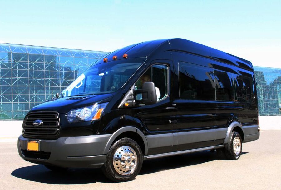 NYC: One-Way Transfer to/from JFK Airport and Manhattan - Price And What You Really Get For $35