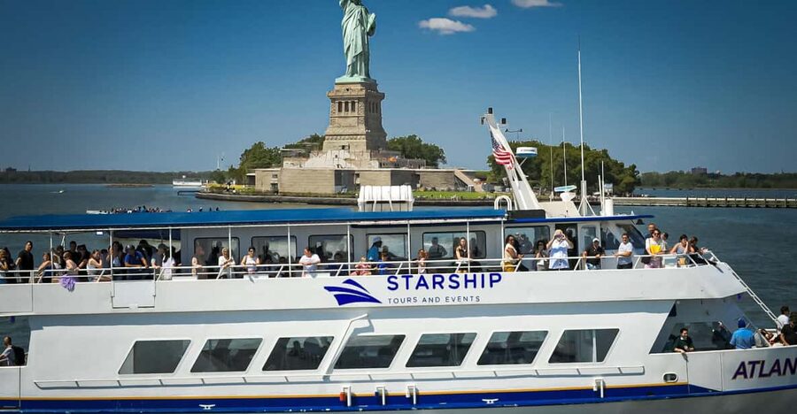 NYC: Starship Landmark 90 Minute Sightseeing Cruise - The Statue of Liberty moment, planned for great photos