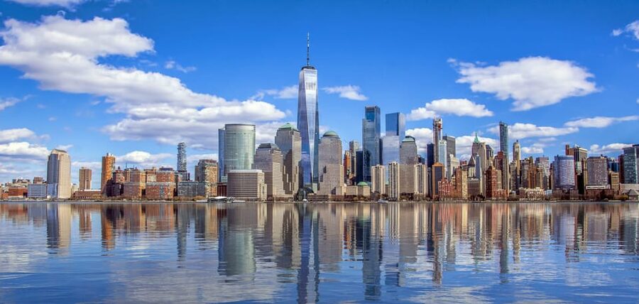 NYC: Starship Landmark 90 Minute Sightseeing Cruise - The onboard guide: funny facts, well-timed jokes, and clear narration