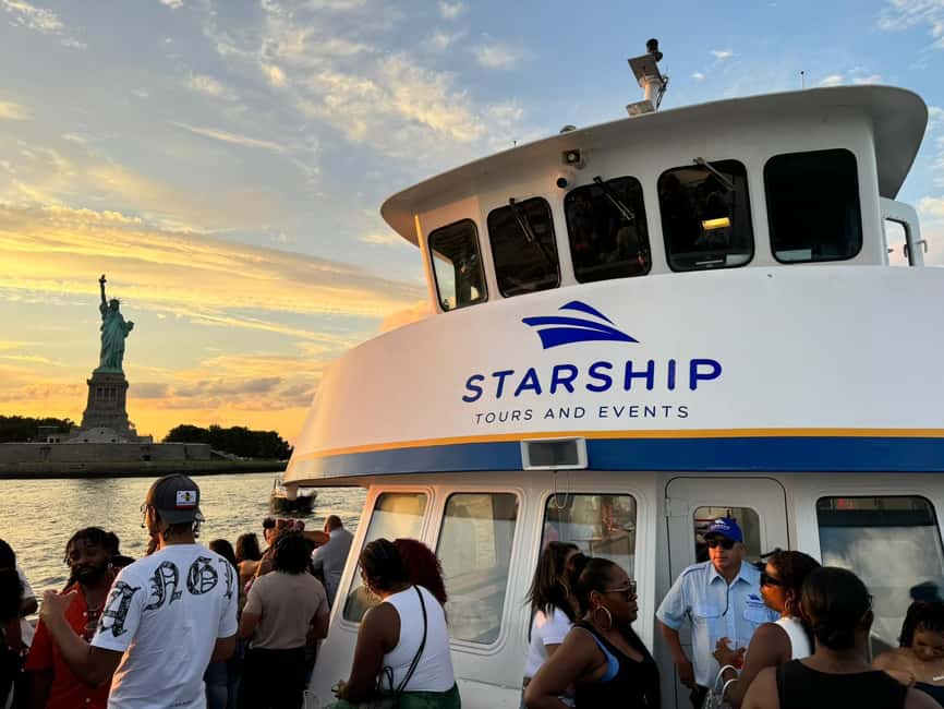 NYC: Starship Landmark 90 Minute Sightseeing Cruise - Sliding past Hudson Yards, Little Island, and the Midtown skyline