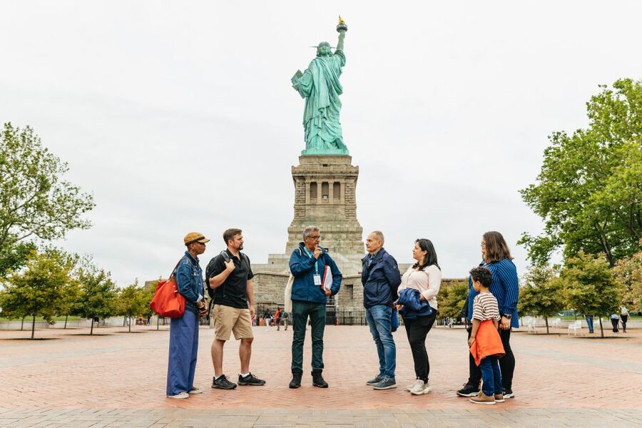 NYC: Statue of Liberty and Ellis Island Guided Tour - Bowling Green meeting point and the Castle Clinton stop