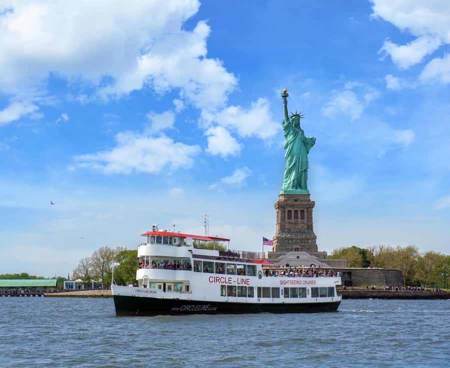 NYC: Statue of Liberty Express Skip-the-Box-Office Cruise - The 50-minute harbor route: what you see and what you miss