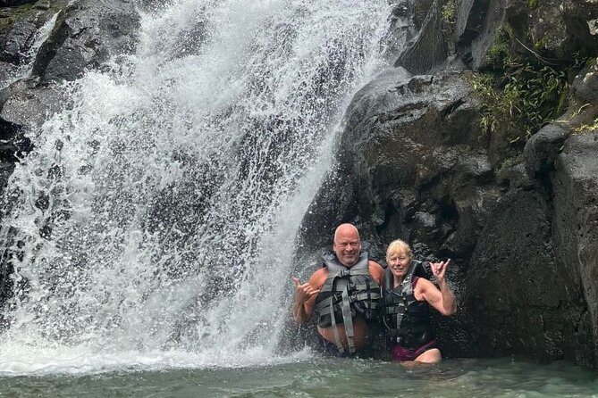 Oahu Circle Island Tour with Waimea Waterfall - Starting in Waikiki at 7am: Kapiʻolani Park and the aquarium drive-by