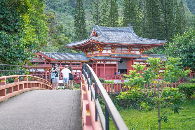 Oahu Deluxe Grand Circle Island Tour - Byodo-In Temple: A Calmer Side of the Island