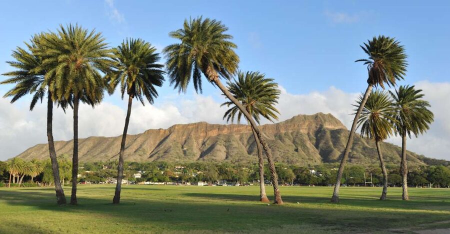 Oahu: Diamond Head Hike with Roundtrip Transportation - Reaching the summit: your 360-degree payoff