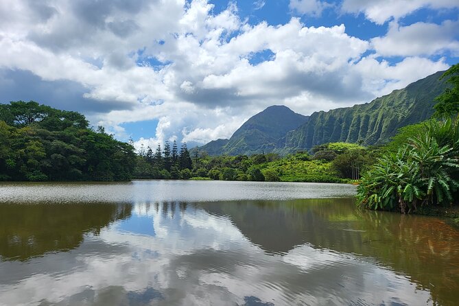 Oahu Fun Circle Island Tour With Pickup - North Shore: Macadamia Samples, Kualoa Ranch, and Kahuku Lunch