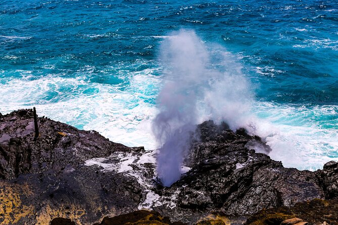 Oahu Grand Circle Island and Haleiwa Tour: 9-Hr Deluxe Experience - Nu’uanu Pali: sweeping views plus a history lesson