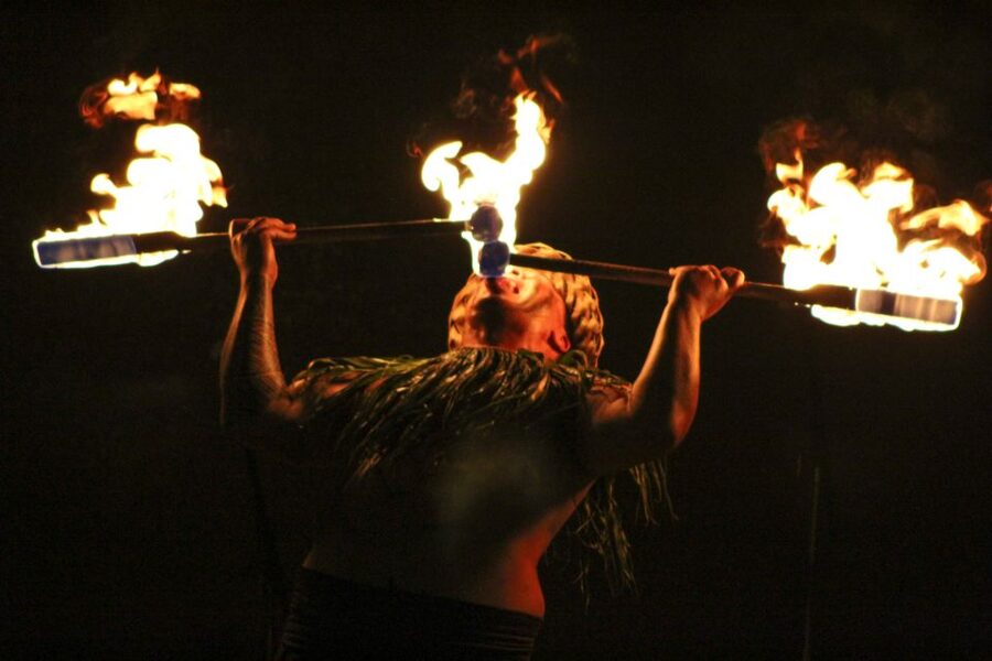 Oahu: Ka Moana Luau Dinner and Show at Aloha Tower - The farm-to-table buffet, what you actually eat and what to watch
