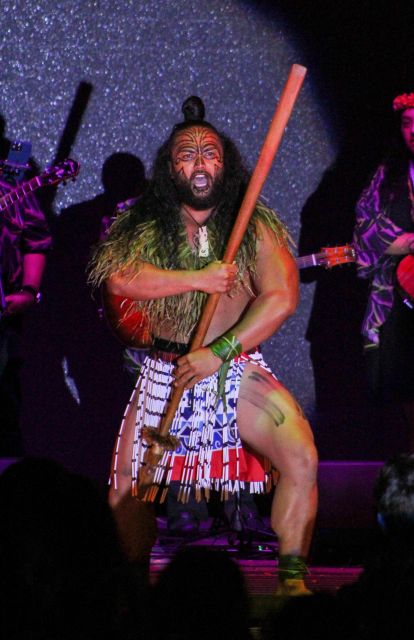 Oahu: Ka Moana Luau Dinner and Show at Aloha Tower - Celebrity seating and upgrades, when front-row really matters