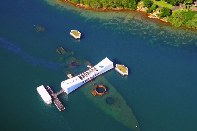 Oahu: Pearl Harbor USS Arizona Memorial - Downtown Honolulu drive: get your bearings fast